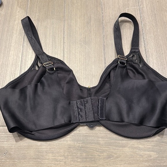 Lilyette Minimizer Satin Bra - Picture 4 of 9